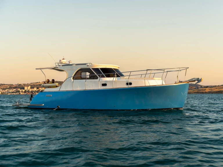 Alquiler de barcos Ayvalık barato de Lobster 38