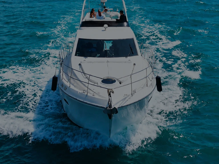 Alquiler de embarcaciones Astondoa Astondoa 44 Fly enMarbella en Samboat