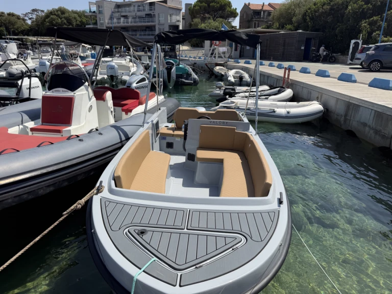 Valory 525 de alquiler a Porto Pollo