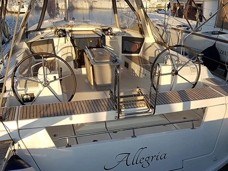 Velero para alquilar Lefkáda al mejor precio