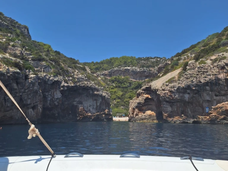 Marlin Boat 790 Pro Dynamic de alquiler a Hvar