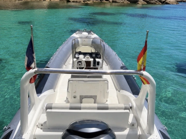 Alquiler de barcos Empuriabrava barato de Sacs S 750
