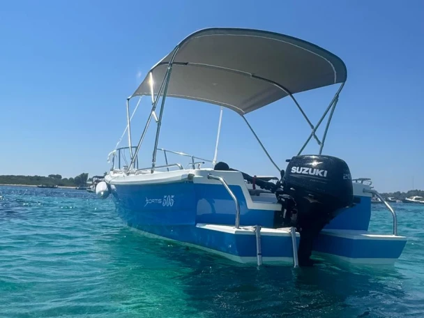 Alquiler de embarcaciones Fortis 505 enOkrug Gornji en Samboat