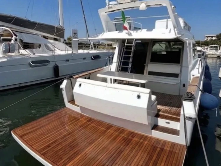 Alquiler Golfo Aranci Port - Ferretti Ferretti 39 en SamBoat