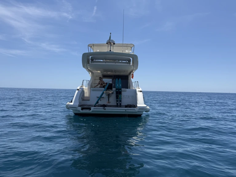 Alquiler de Azimut Azimut 43 Fly en Varazze
