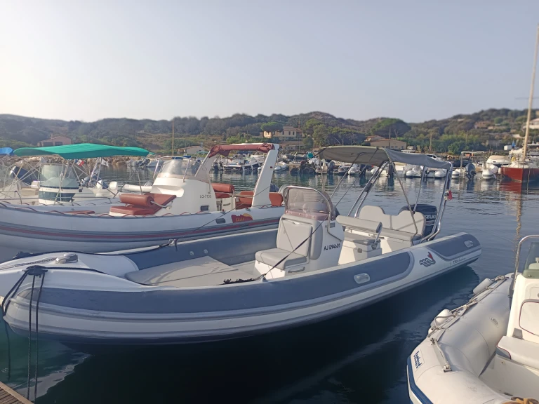 Alquiler de MV Marine 770 Fashion  en Sant'Amanza