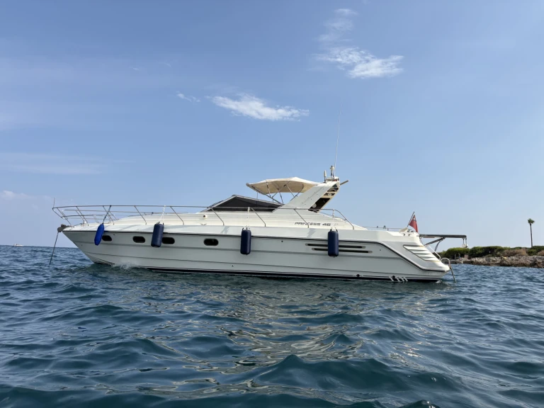 Alquiler de Yate de lujo, con o sin patrón Princess Antibes