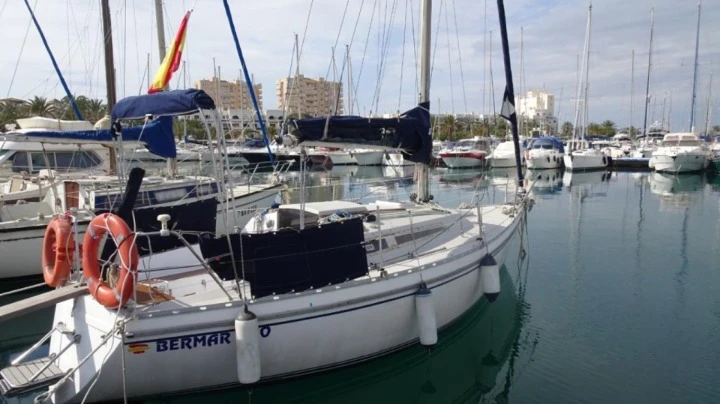 Alquiler de embarcaciones Jeanneau Aquila enLa Manga en Samboat