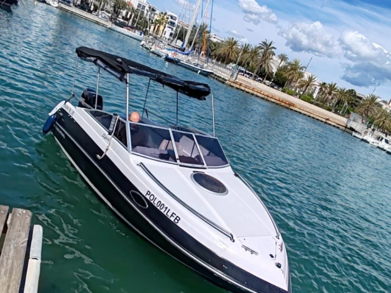 Alquiler Vilanova i la Geltrú - Four Winns Freedom 195 en SamBoat