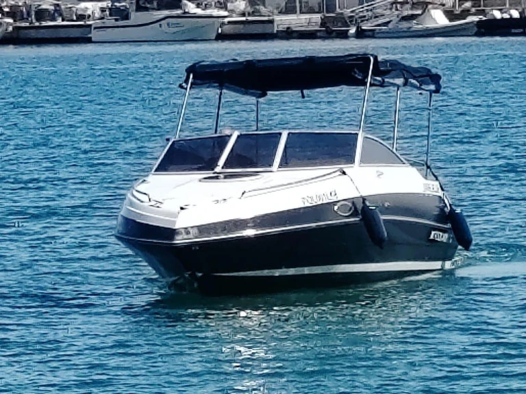 Alquiler de Four Winns Freedom 195 en Vilanova i la Geltrú