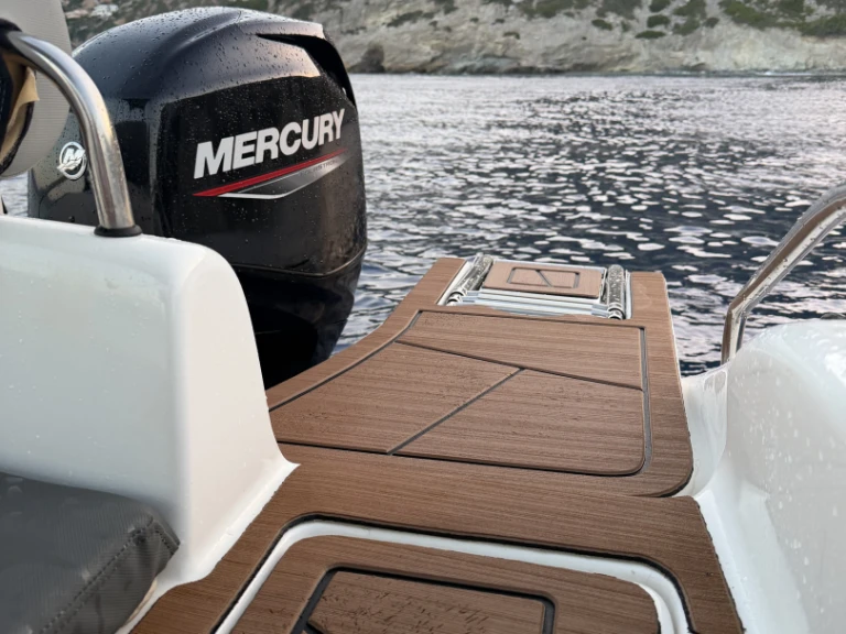 Poseidon Blue Water 185 de alquiler a Pantánassa