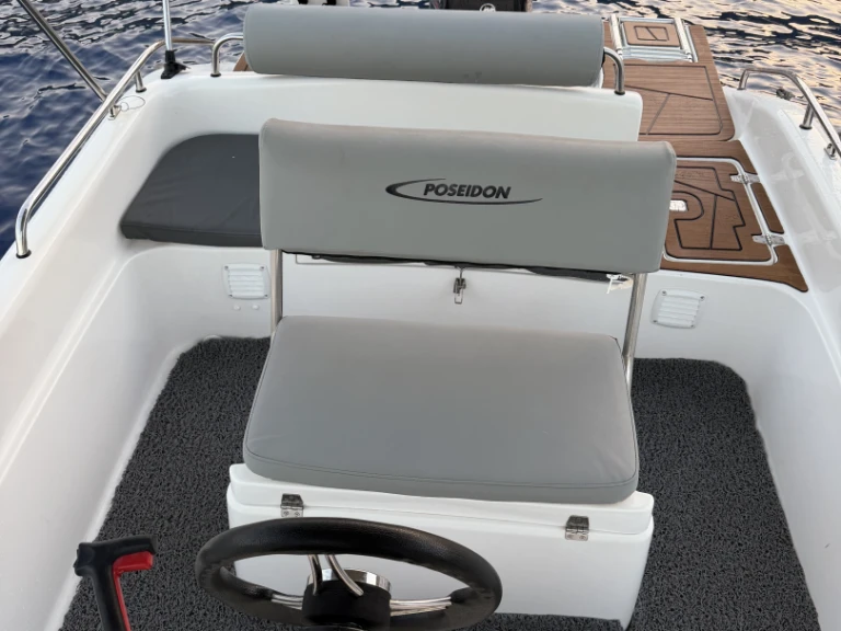 Alquiler Pantánassa - Poseidon Blue Water 185 en SamBoat