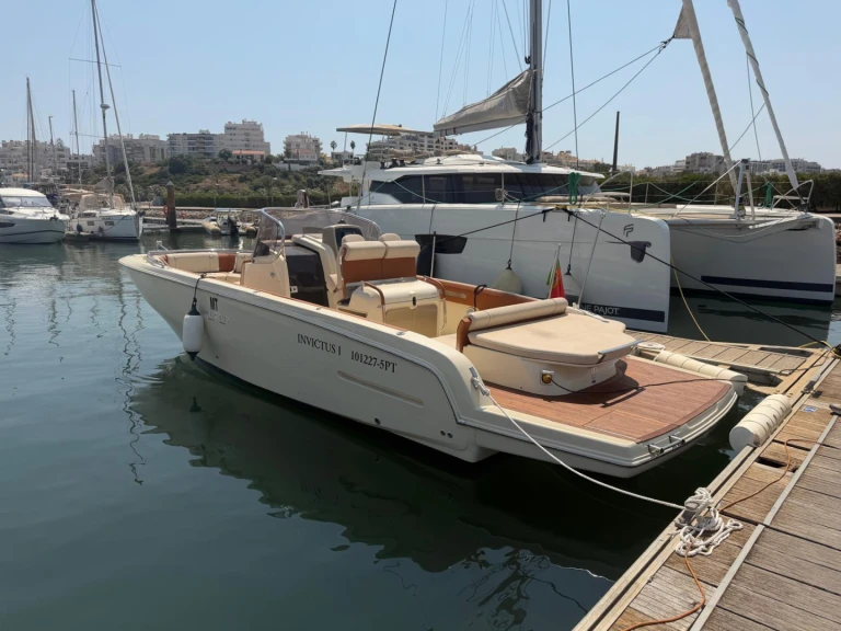 Alquiler Lancha en Portimão - Invictus  280 SX