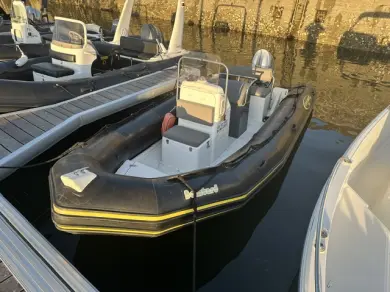 Alquiler de Bombard Explorer 550 SP en Bénodet