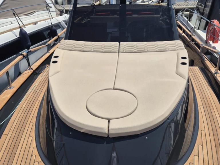nautica esposito positano 38 de alquiler a Le Lavandou