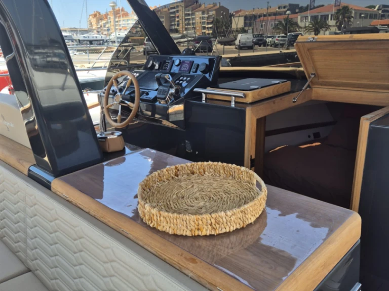 nautica esposito positano 38 de alquiler a Le Lavandou