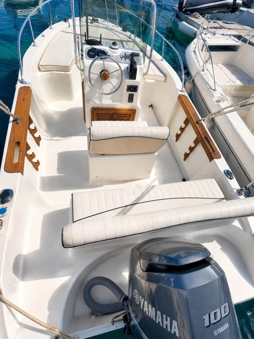 Alquiler de embarcaciones Capelli Cap 18 enCarry-le-Rouet en Samboat