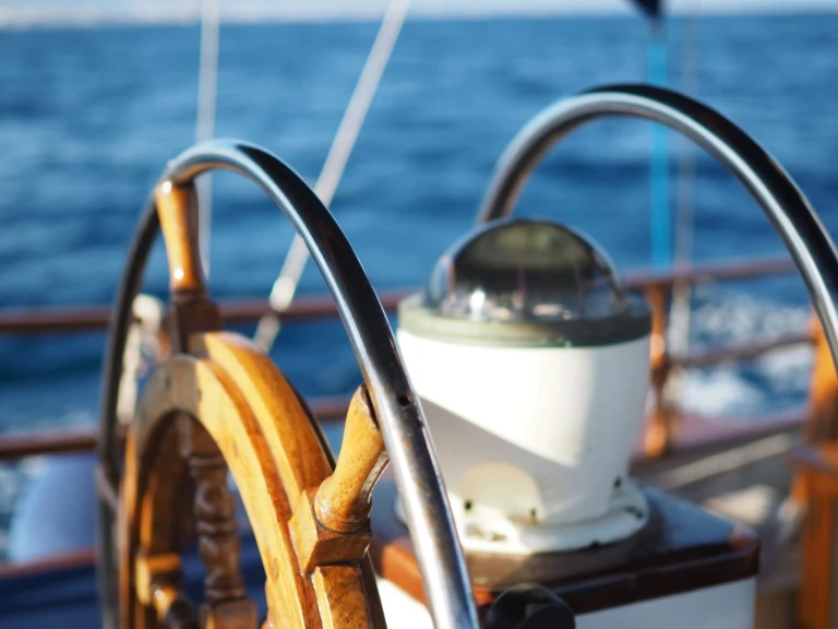 Alquiler de Velero, con o sin patrón Ta Chiao Barcelona