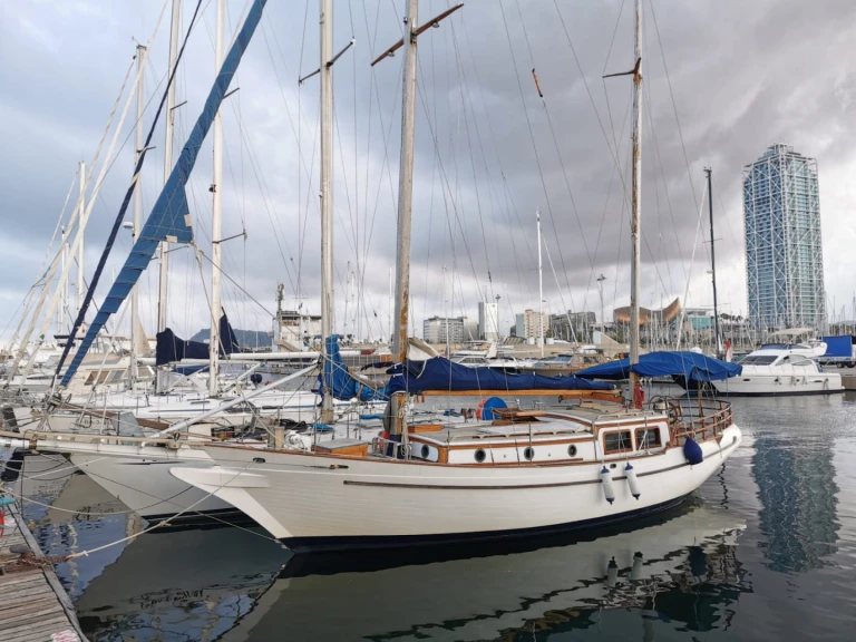 Velero para alquilar Barcelona al mejor precio