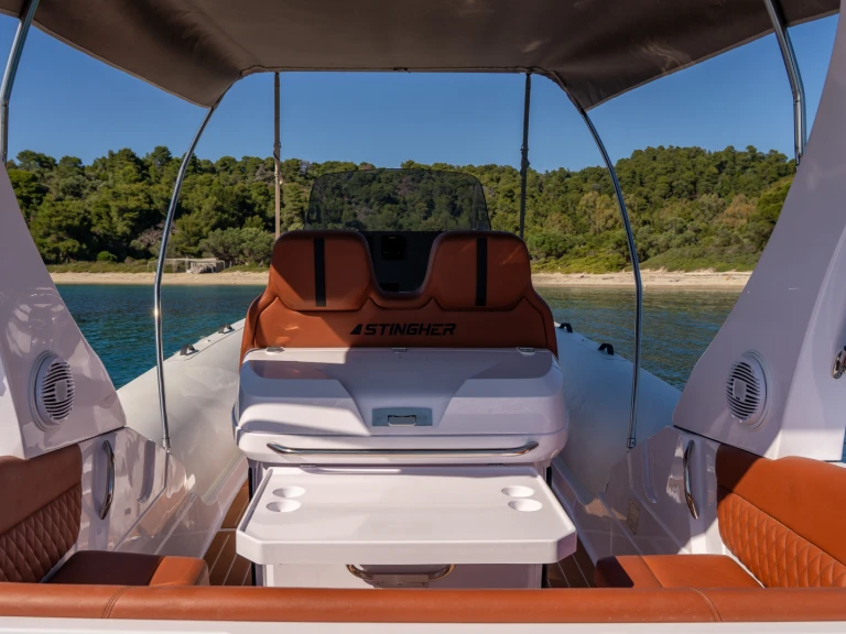 Alquiler Neumática Italboats con o sin  título de navegación