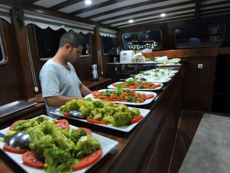 Custom Made Custom made de alquiler a Marmaris