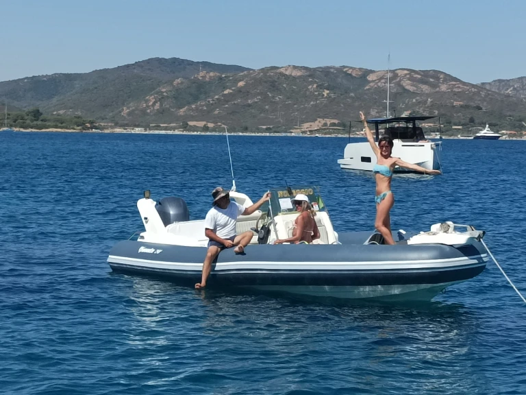 Alquiler Neumática Marlin Boat con o sin  título de navegación