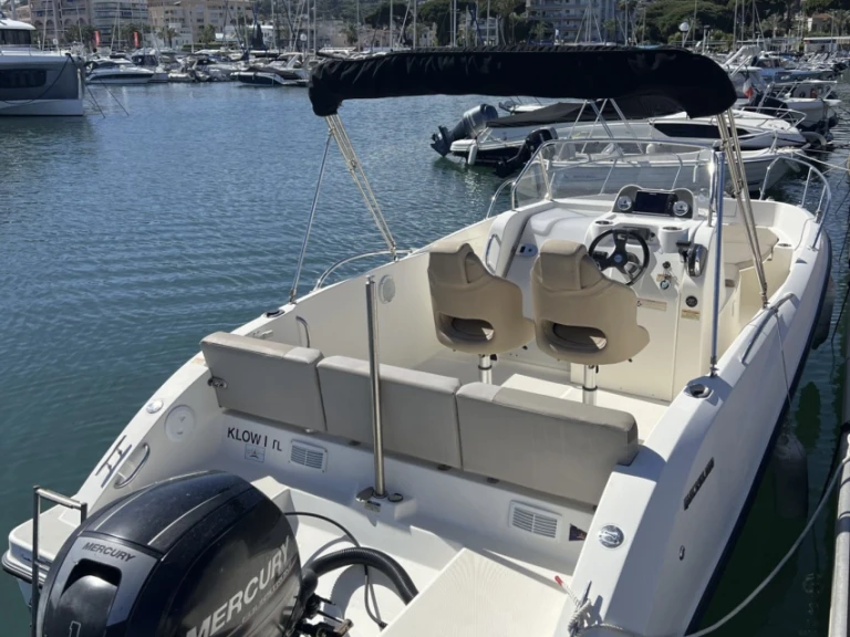 Alquiler de barcos Marsella barato de Activ 675 Open