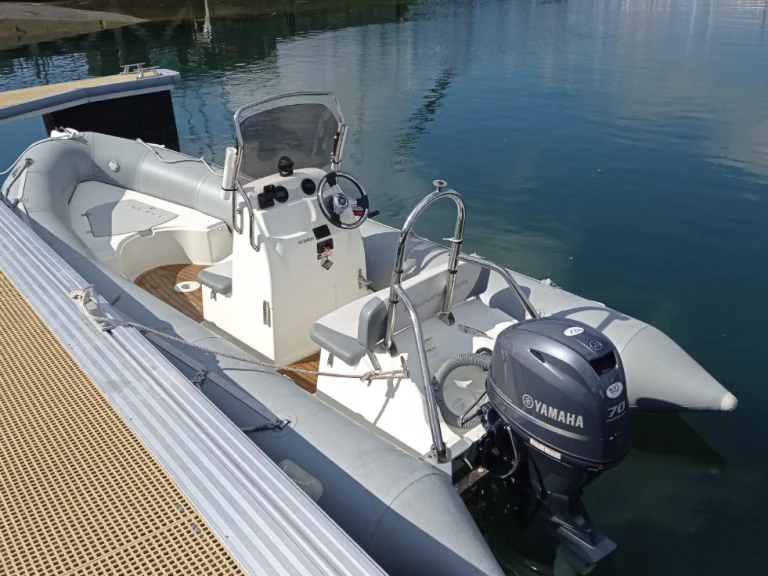 Bombard Sunrider 550 de alquiler a La Forêt-Fouesnant