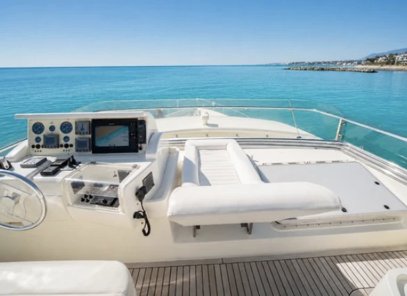 Alquiler de embarcaciones Ferretti Ferretti 680 enPuerto Banús en Samboat