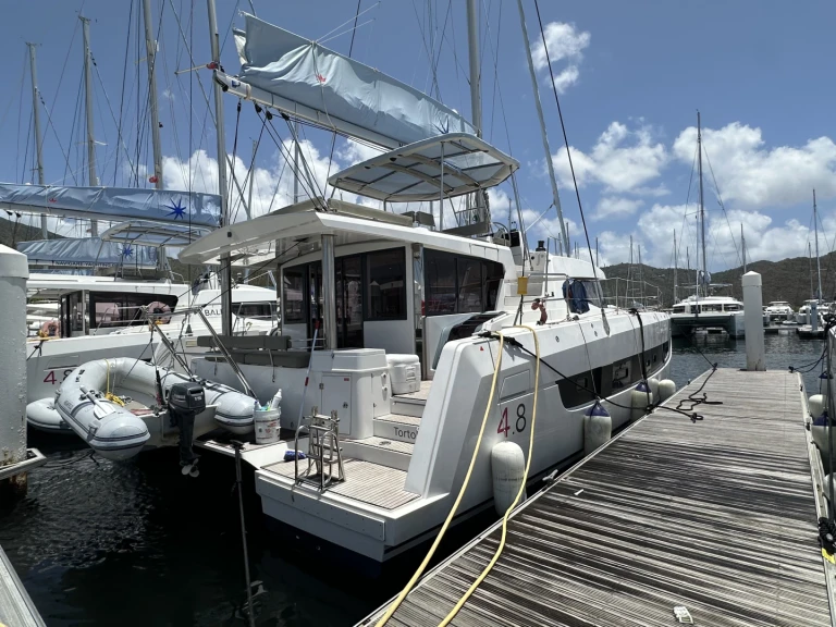 Alquiler Catamarán Bali con o sin  título de navegación