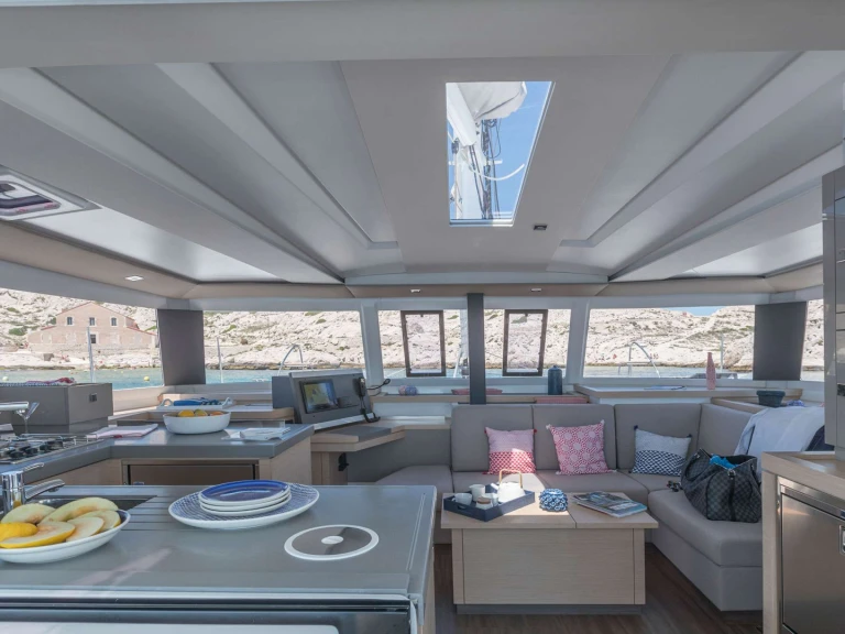 Alquiler de embarcaciones Fountaine Pajot RISE enGranada en Samboat