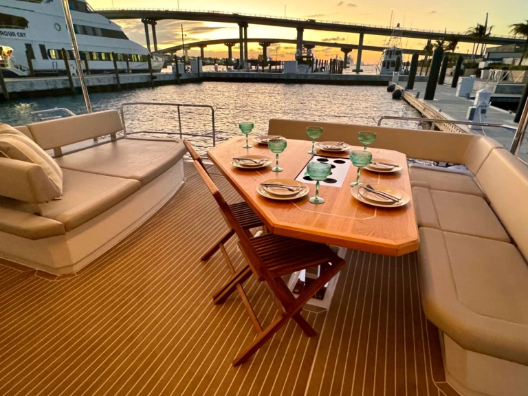Alquiler de embarcaciones Leopard Bru Sea enParadise Island en Samboat