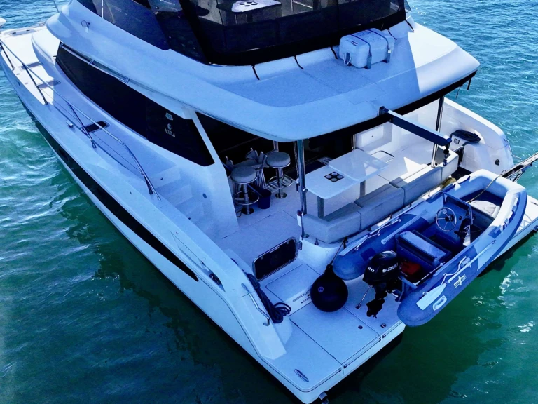 Alquiler de embarcaciones Aquila Seaduction enLávrio en Samboat