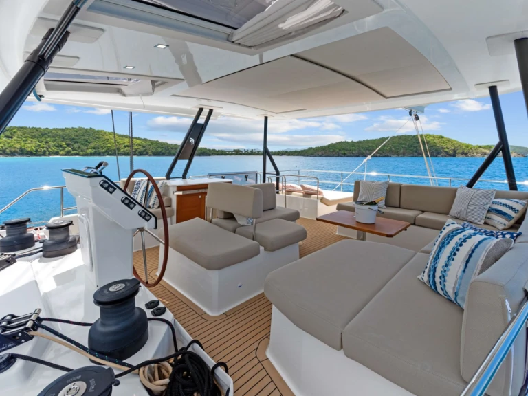 Alquiler Yate de lujo Fountaine Pajot con o sin  título de navegación