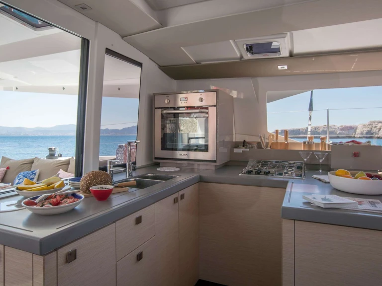 Alquiler de Yate de lujo, con o sin patrón Fountaine Pajot Granada