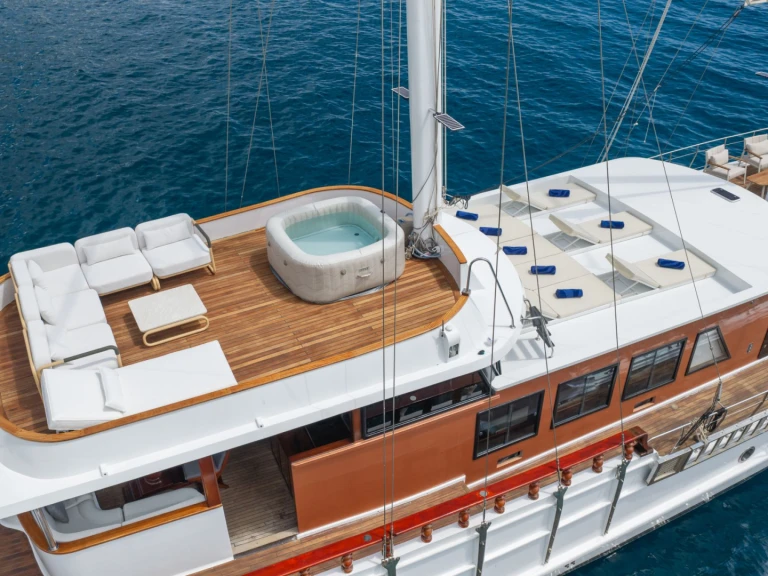 Alquiler de barcos Split barato de Phoenix Bronze