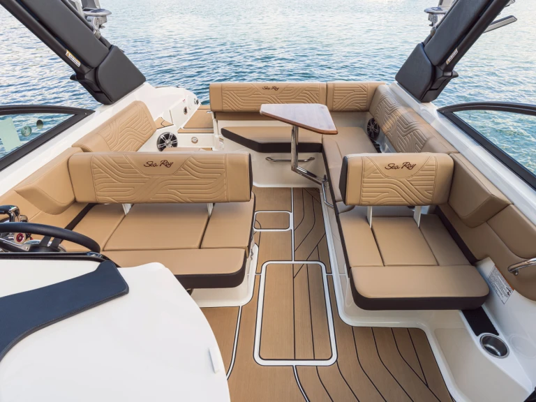 Alquiler de embarcaciones Sea Ray  250 sdx enPort d'Arcachon en Samboat