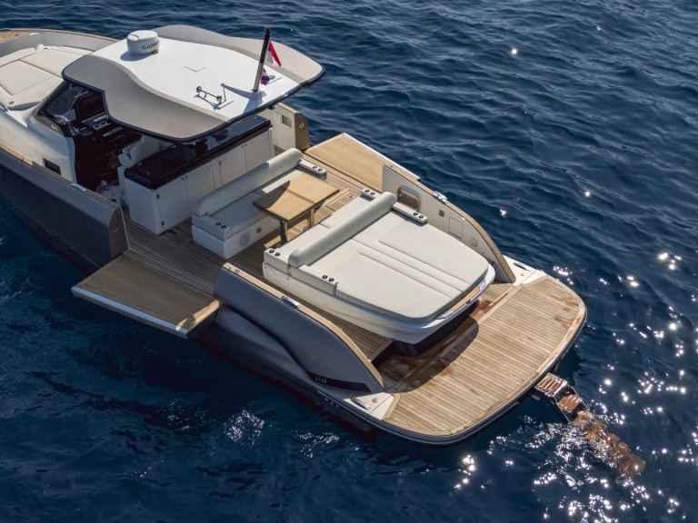 Alquiler de embarcaciones Solaris Power Solaris Power Open 44 enMónaco en Samboat
