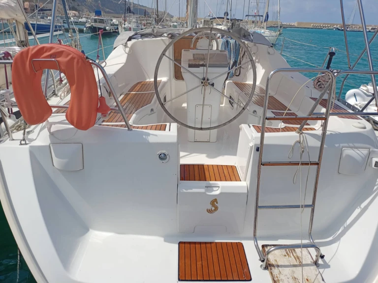 Bénéteau Oceanis 393 Clipper de alquiler a Castellammare del Golfo