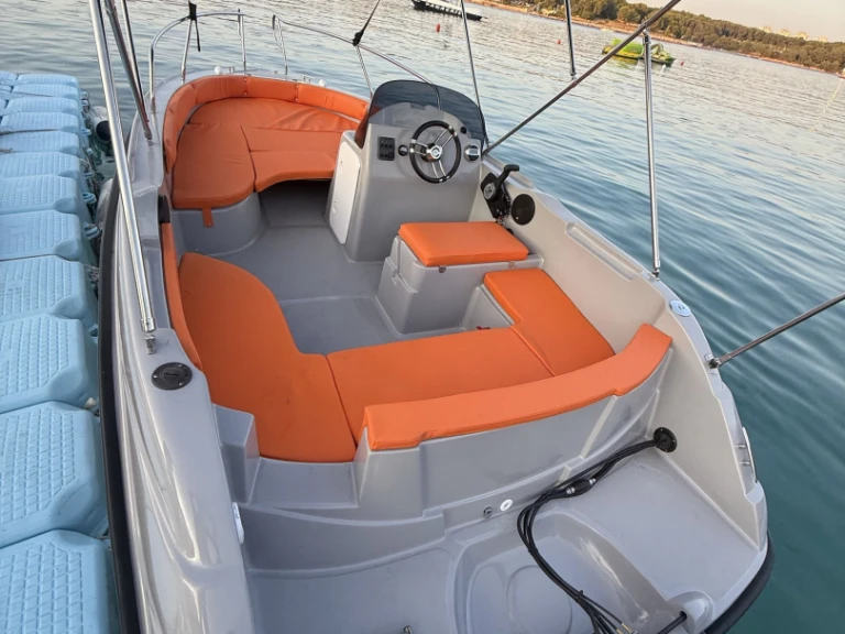 Alquiler de embarcaciones sport-mare Luka enPula en Samboat