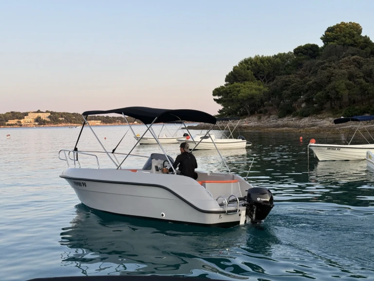 Alquiler de Lancha, con o sin patrón sport-mare Pula