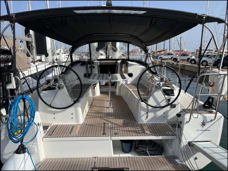 Alquiler de barcos Gouviá barato de Sun Odyssey 380