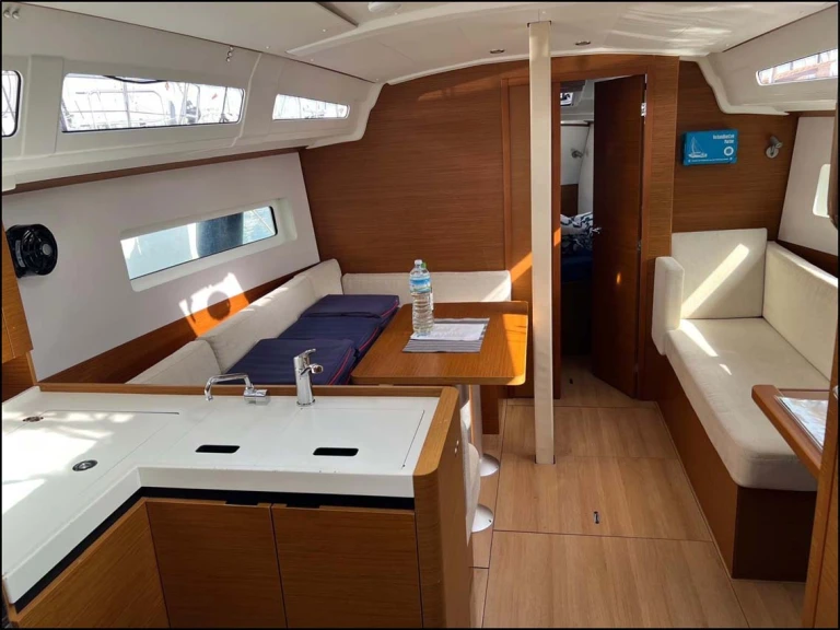 Alquiler Velero en Gouviá - Jeanneau Sun Odyssey 380