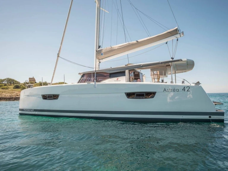 Alquiler Catamarán Fountaine Pajot con o sin  título de navegación