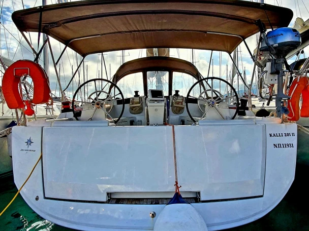 Velero para alquilar Piso Livadi al mejor precio