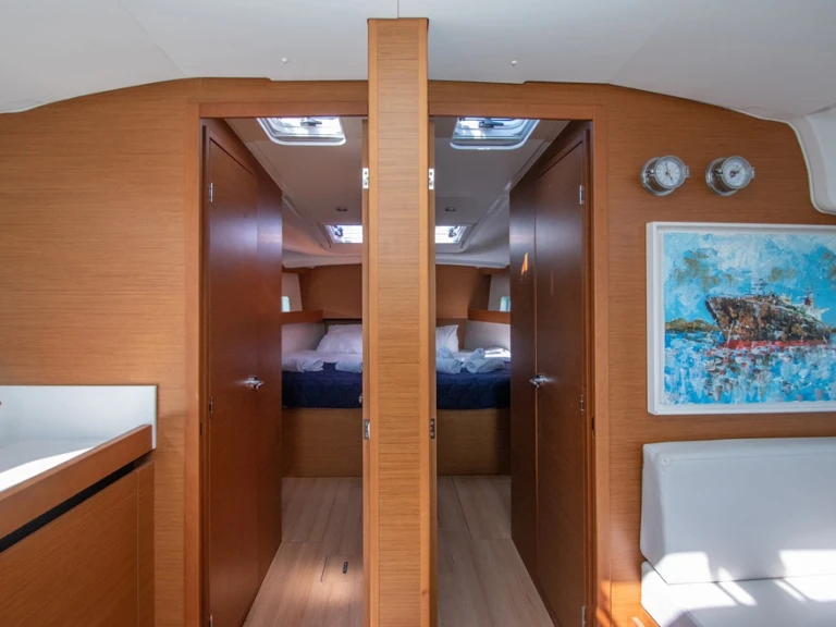 Alquiler de embarcaciones Jeanneau Sun Odyssey 490 enCos en Samboat