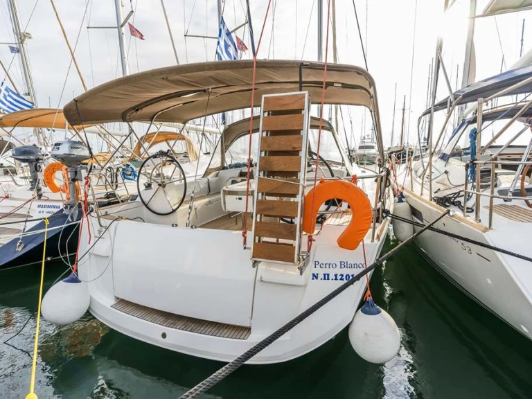 Alquiler de embarcaciones Jeanneau Sun Odyssey 519 enNeo Klima en Samboat