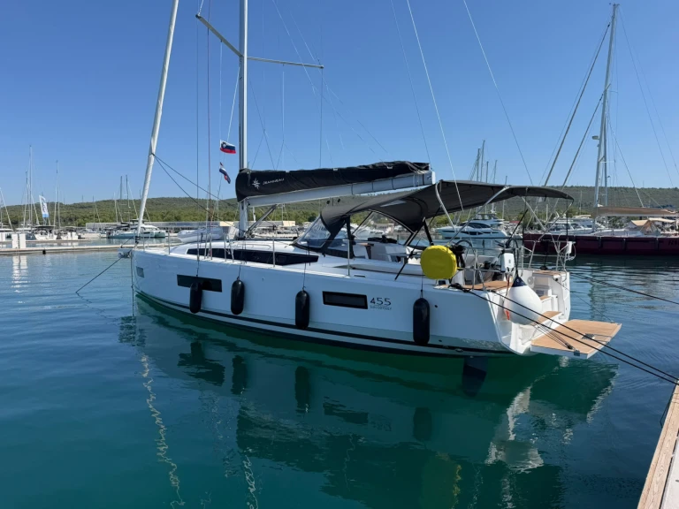 Alquiler Velero Jeanneau con o sin  título de navegación