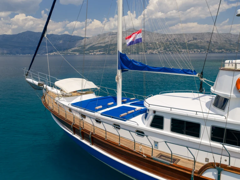 Alquiler de Velero, con o sin patrón Custom Made Omiš