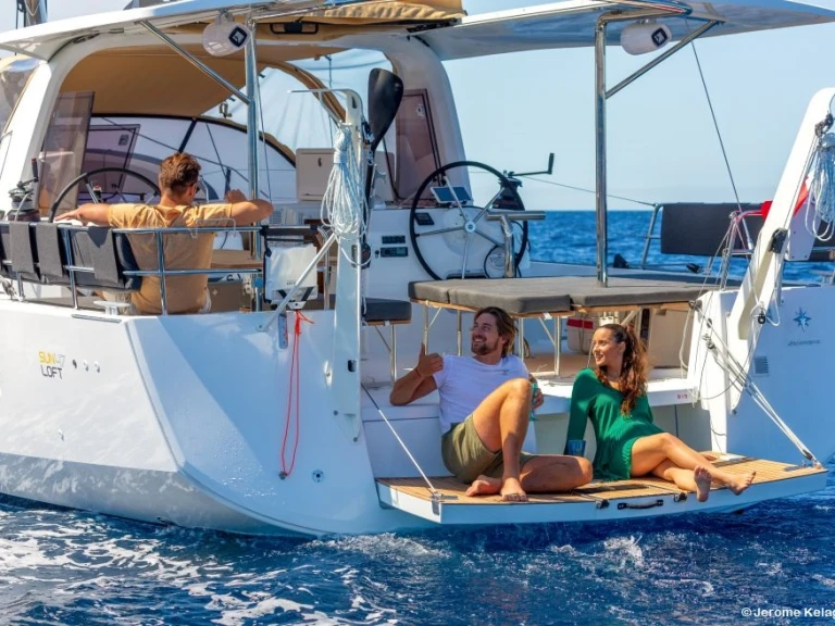 Alquiler de embarcaciones Jeanneau Sun Loft 47 enAnse Marcel en Samboat